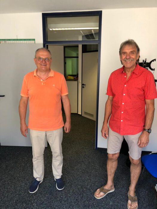 FCD-Vorstand Reinhard Otto gratulierte Robert Haslbeck persönlich zum Geburtstag