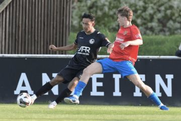 Bildunterschrift: Dingolfings Wirbelwind Fabian Prebeck-Sanchez sorgte mit zwei sehenswerten Treffern für die Entscheidung (Foto: Paul Hofer)